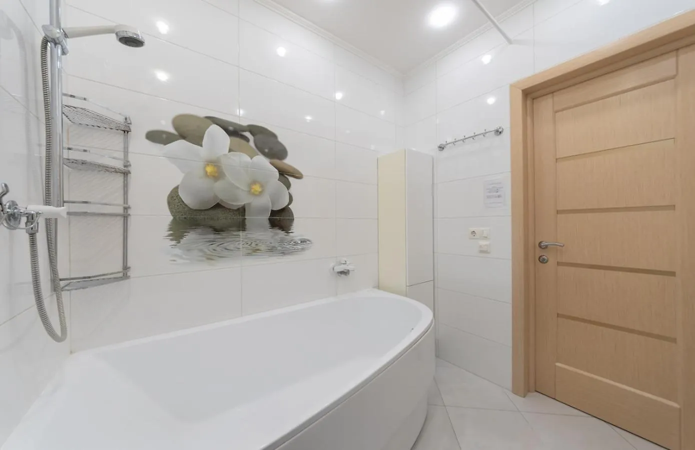 Beautiful 1 Bedroom Apartment On 1 Feodoseevskaya Street Kijev Ukrajna