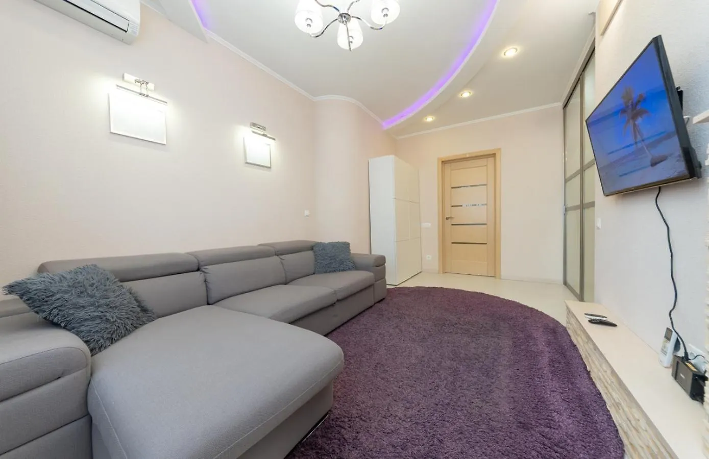 Beautiful 1 Bedroom Apartment On 1 Feodoseevskaya Street Kijev