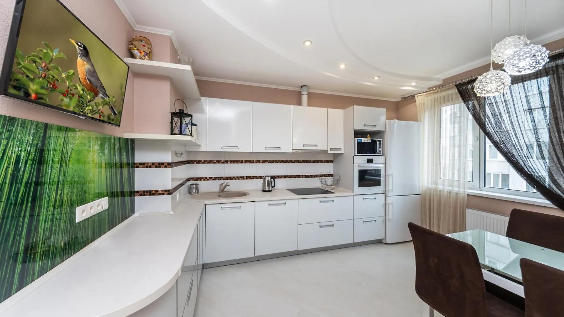 Beautiful 1 Bedroom Apartment On 1 Feodoseevskaya Street Kijev